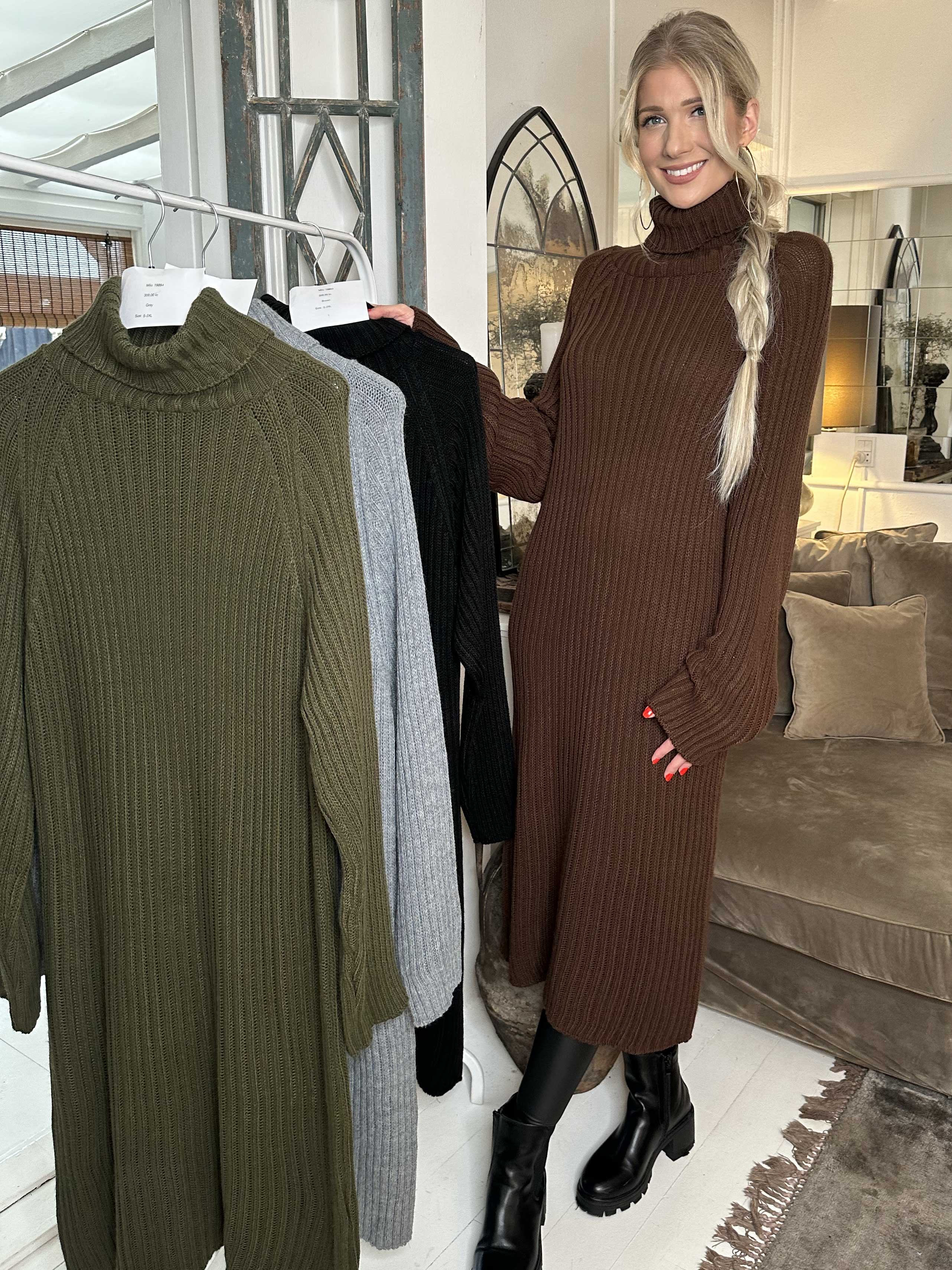 Milu - Lang strikkjole med rib